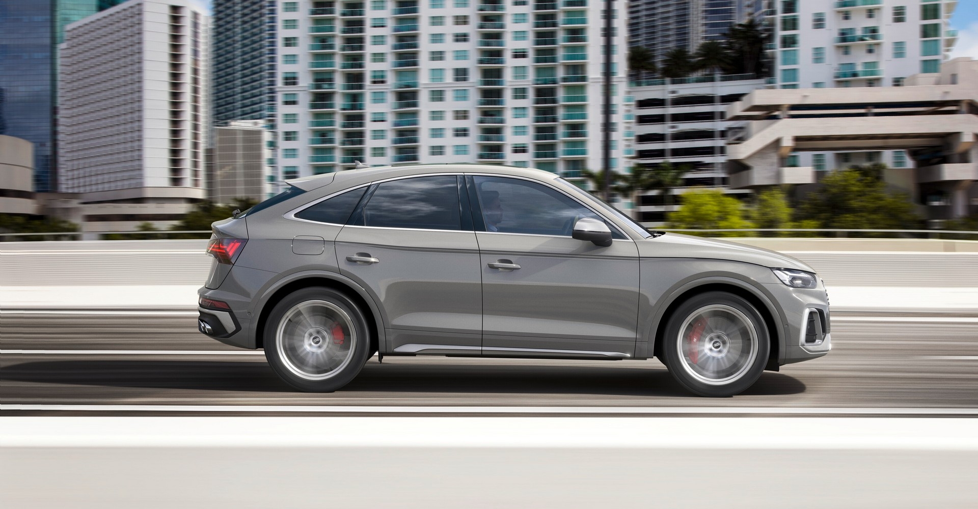 Проекционное освещение заднего стекла: